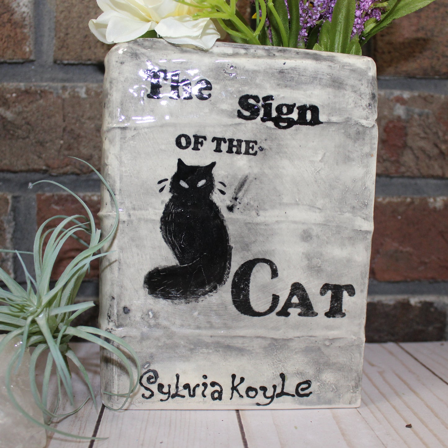 Ceramic Book Vase - The Sign of the Cat